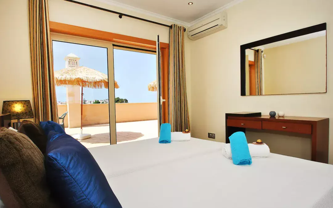 Chambre 1. f7f39c3c-cc68-460f-9bfd-7f72fc744044.jpg